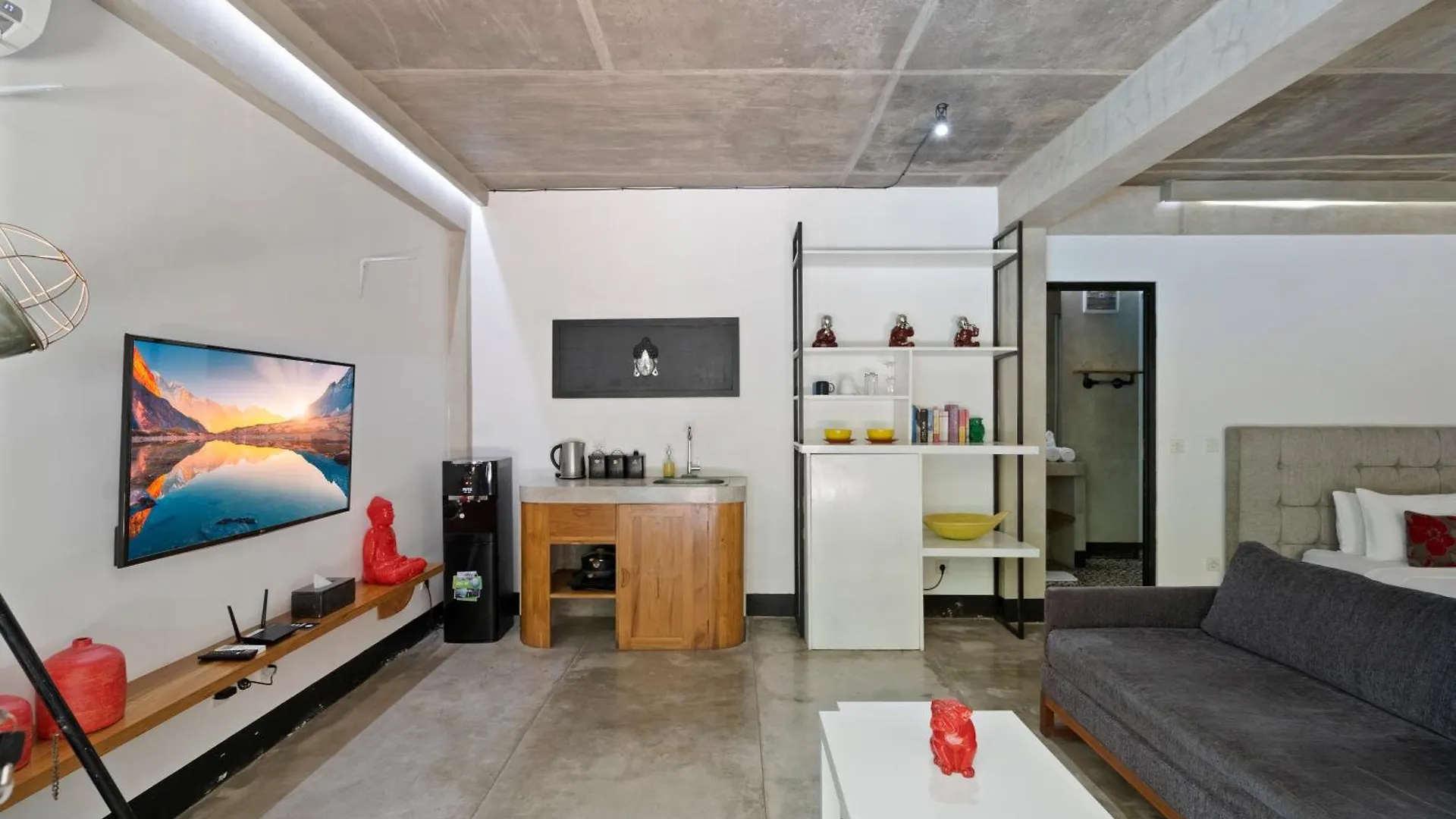 Modern Apartment With Shared Pool - By The Beach Seminyak